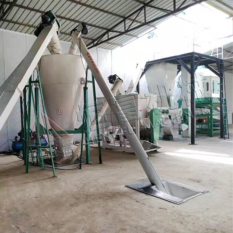 新疆阿（ā）克蘇350草粉（fěn）顆粒飼料（liào）機組